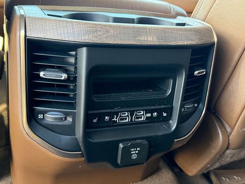 Used 2019 RAM 1500 Limited AWD/4WD image 17