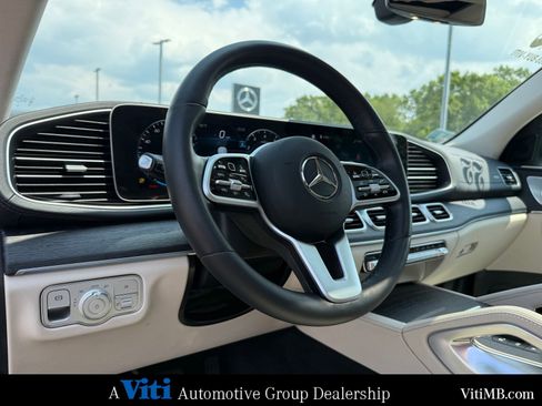 Certified 2022 Mercedes-Benz GLS 450 4MATIC image 17