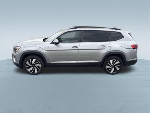 Used 2025 Volkswagen Atlas SE FWD image 4