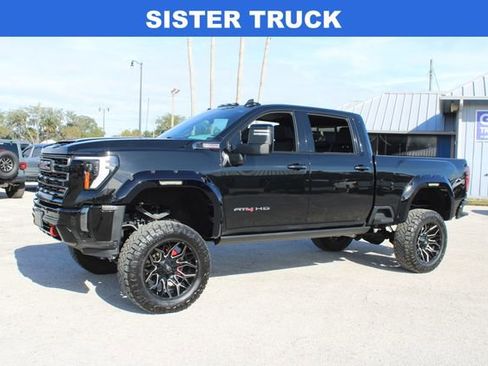 Used 2025 GMC Sierra 2500 AT4 w/ AT4 Premium Plus Package image 5