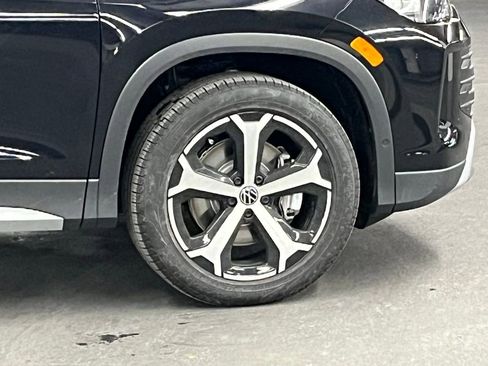 New 2026 Volkswagen Tiguan SE image 41