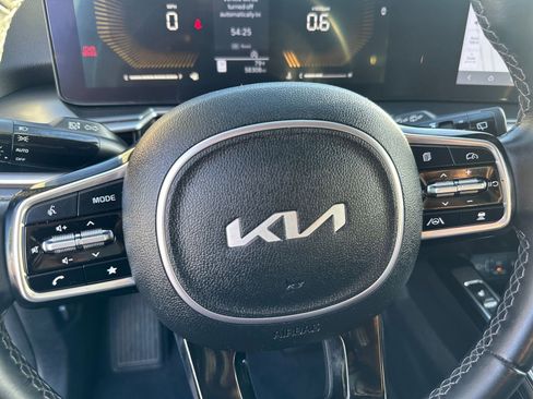 Used 2024 Kia Sorento S image 28