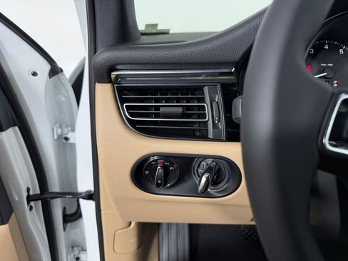 New 2026 Porsche Macan AWD/4WD image 27