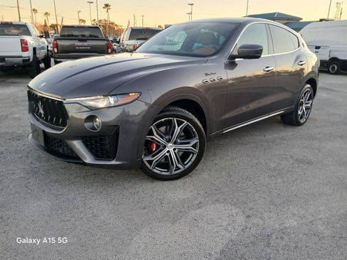 Used 2022 Maserati Levante Modena image 2