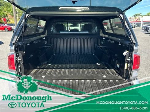 Used 2020 Toyota Tacoma TRD Off-Road w/ Technology Package AWD/4WD image 7