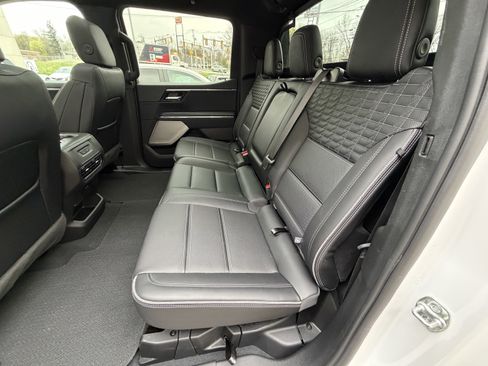 Used 2025 GMC Sierra EV Denali AWD/4WD image 4