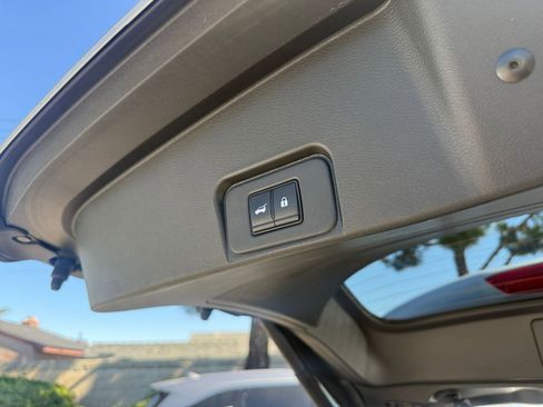 Used 2025 Nissan Rogue SV image 21