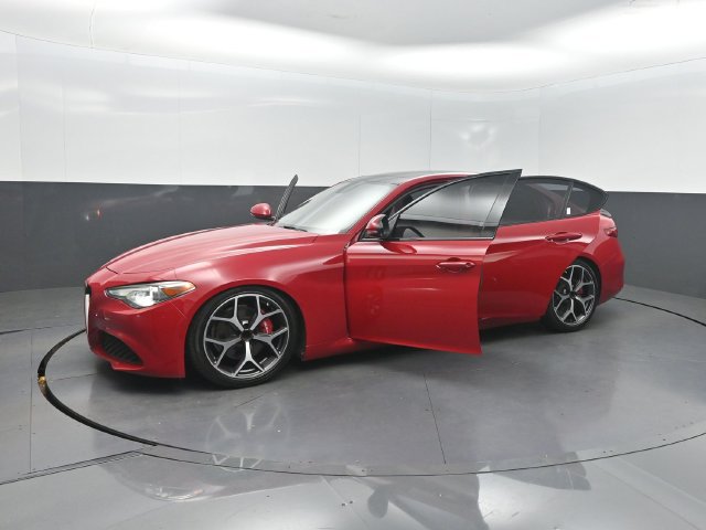 Used 2019 Alfa Romeo Giulia Ti RWD image 30