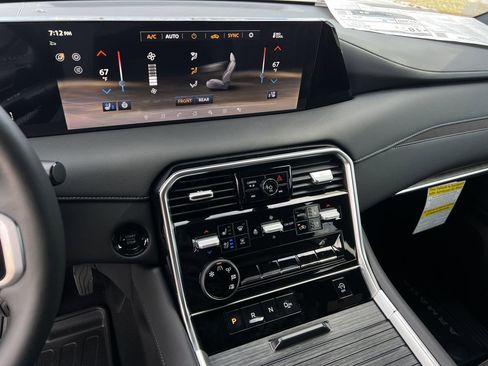 New 2026 Nissan Armada Platinum image 11