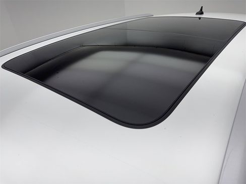 Used 2022 Volkswagen Atlas Cross Sport SE w/ Panoramic Sunroof Package image 25