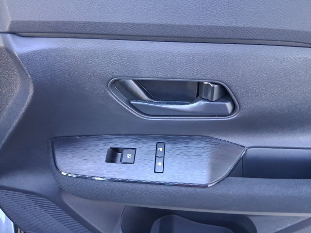 Used 2025 Nissan Kicks S FWD image 21