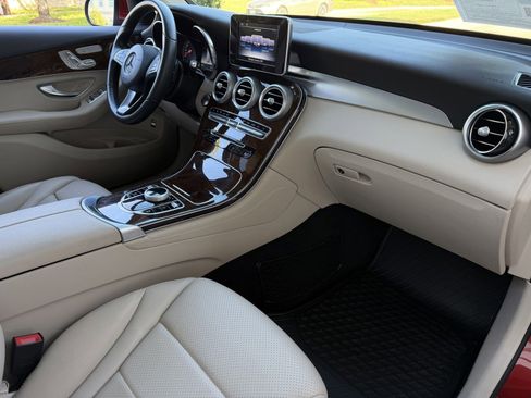 Used 2018 Mercedes-Benz GLC 300 image 17