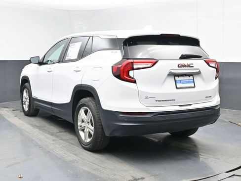 Used 2022 GMC Terrain SLE w/ LPO, Floor Liner Package image 5