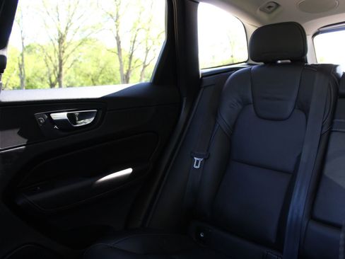 Used 2021 Volvo XC60 T6 Inscription AWD/4WD image 12
