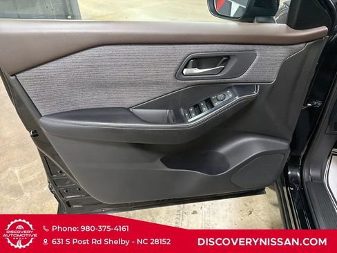 Certified 2023 Nissan Rogue SV FWD image 10