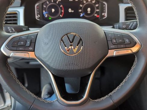 Used 2023 Volkswagen Atlas Cross Sport SE image 11