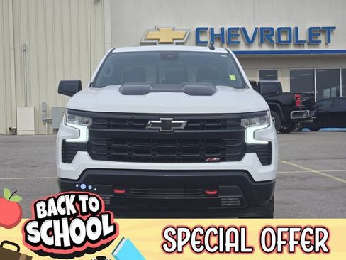 Used 2025 Chevrolet Silverado 1500 LT Trail Boss w/ Convenience Package II AWD/4WD image 2