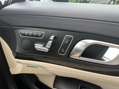 Used 2013 Mercedes-Benz SL 550 image 36
