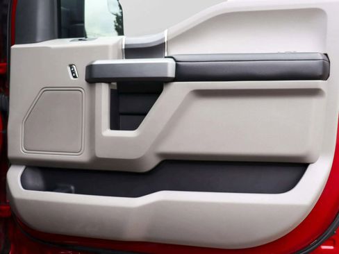 Used 2016 Ford F150 XLT w/ Equipment Group 302A Luxury image 32