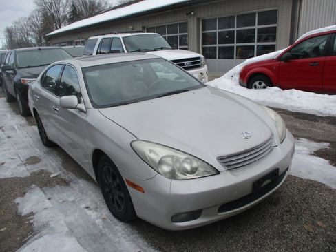 Used 2003 Lexus ES 330 image 2