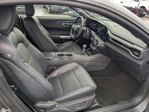Used 2024 Ford Mustang Premium image 33
