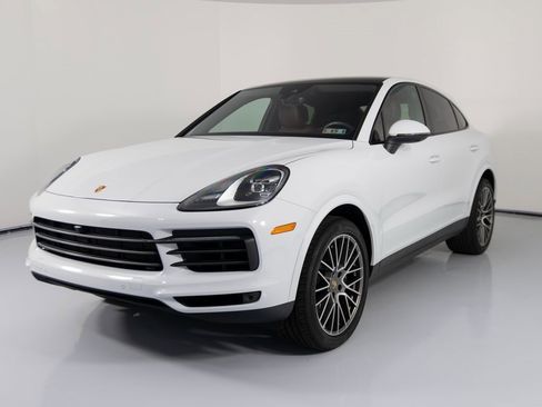 Certified 2023 Porsche Cayenne Platinum Edition image 1