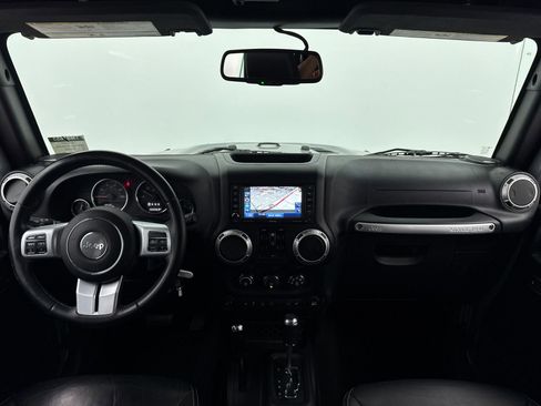 Used 2015 Jeep Wrangler Unlimited Rubicon AWD/4WD image 15