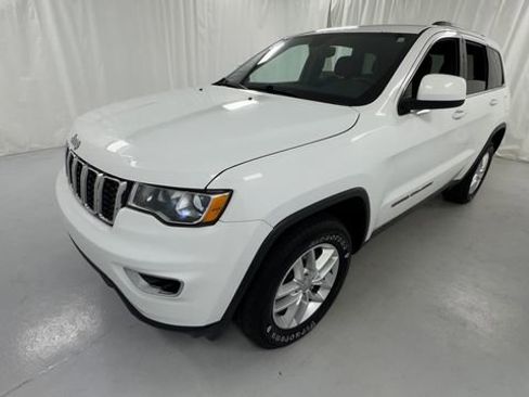 Used 2018 Jeep Grand Cherokee Laredo AWD/4WD image 7