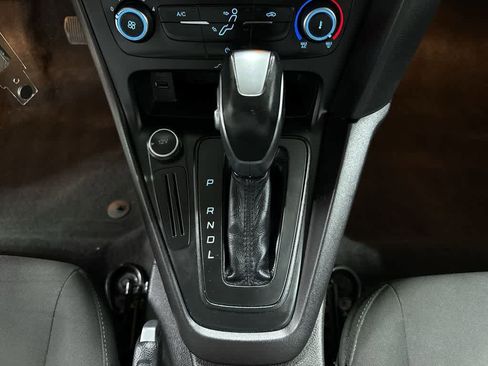 Used 2016 Ford Focus SE w/ SE Power Seat Package image 31