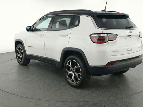 Used 2025 Jeep Compass Limited image 6