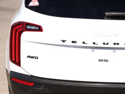 Used 2022 Kia Telluride EX w/ EX Premium Package image 18