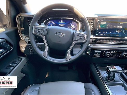 Used 2025 Chevrolet Silverado 1500 ZR2 w/ Technology Package image 5