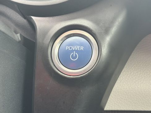 Used 2023 Toyota Sienna XLE FWD image 11
