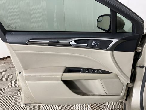 Certified 2017 Ford Fusion SE w/ Fusion SE Technology Package image 22