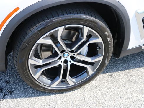 Used 2024 BMW X5 sDrive40i w/ Premium Package image 14