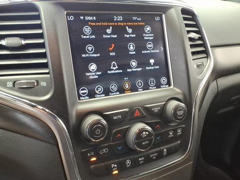 Used 2018 Jeep Grand Cherokee Altitude RWD image 16