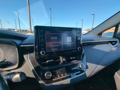 Used 2022 Toyota Corolla SE image 9