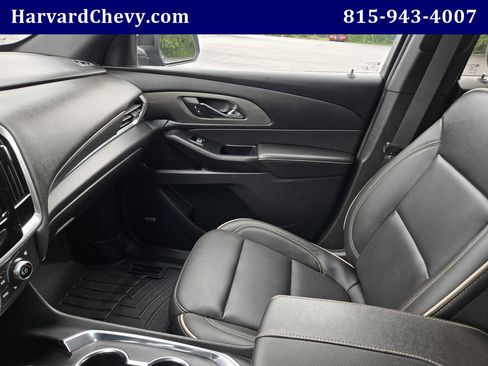 Used 2023 Chevrolet Traverse Premier AWD/4WD image 16
