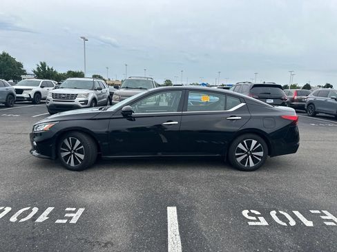 Used 2019 Nissan Altima 2.5 SL FWD image 8