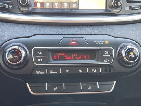 Used 2020 Kia Sorento SX image 18