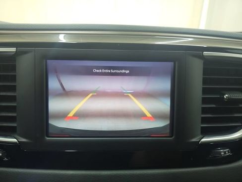 Used 2023 Chrysler Voyager LX FWD image 9