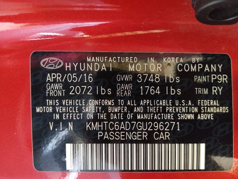 Used 2016 Hyundai Veloster w/ Option Group 02 FWD image 33