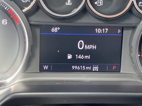 Used 2021 Chevrolet Suburban Z71 w/ Luxury Package image 31