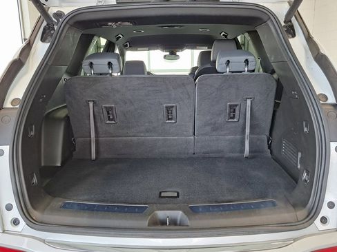 Used 2023 Buick Enclave Essence image 33