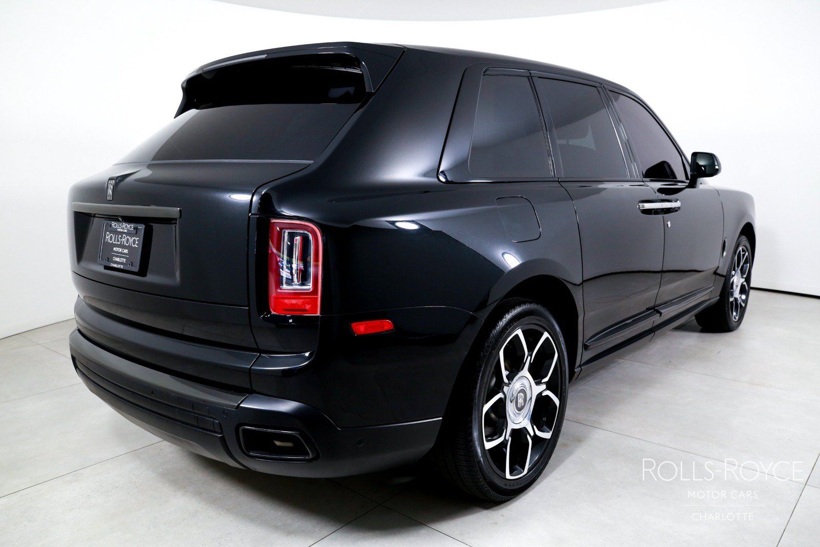 Used 2020 Rolls-Royce Cullinan Black Badge AWD/4WD image 2