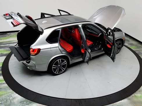 Used 2017 BMW X5 M image 40