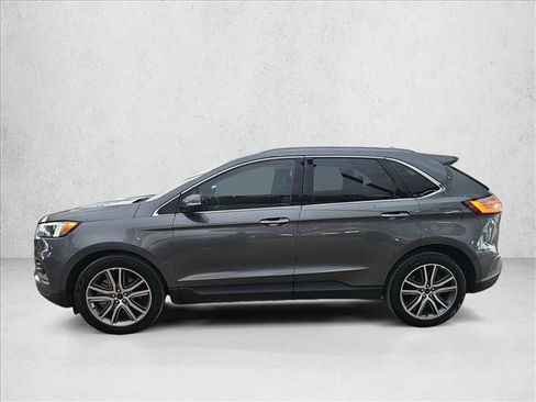 Used 2023 Ford Edge Titanium image 2