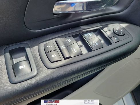 Used 2019 Dodge Grand Caravan SE w/ UConnect Hands-Free Group FWD image 16
