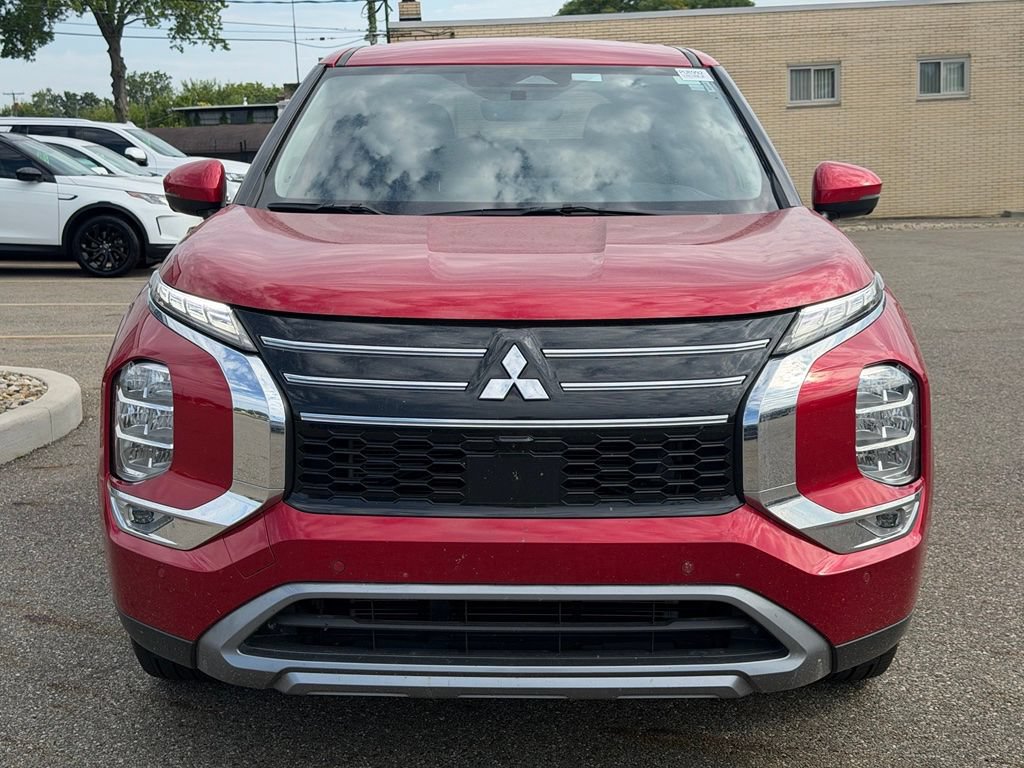Used 2025 Mitsubishi Outlander SE FWD image 6