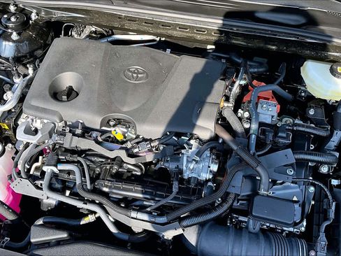 Used 2025 Toyota Camry LE image 31